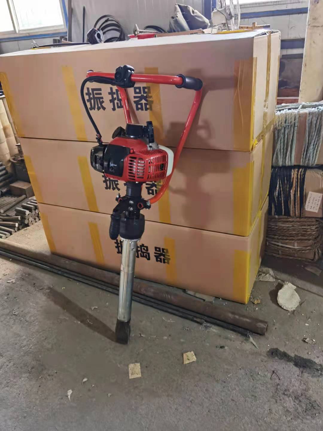 ND-4型(xíng)手提式(shi)内燃搗(dao)固鎬