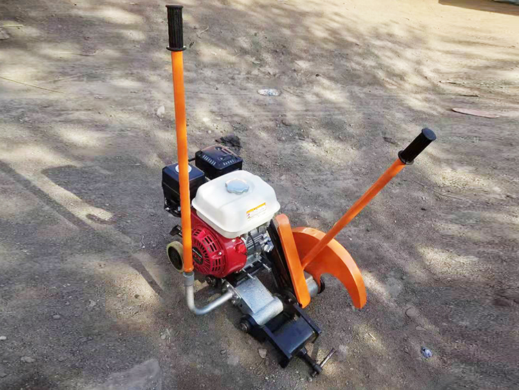 NQG-6.5II型内燃鋼軌鋸軌(guǐ)機
