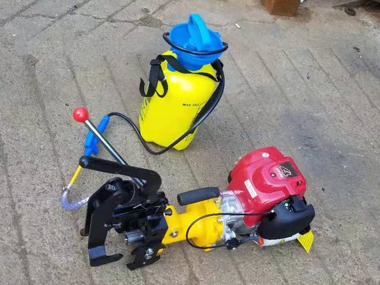 NZG-31型内燃鋼軌鑽(zuan)孔機