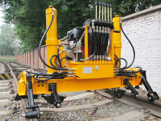 YQBJ-300x125型高行程液(ye)壓起撥道機