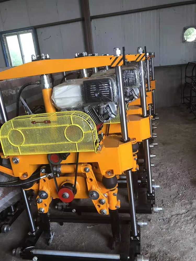 YD-22型液壓(ya)線路搗固(gù)機