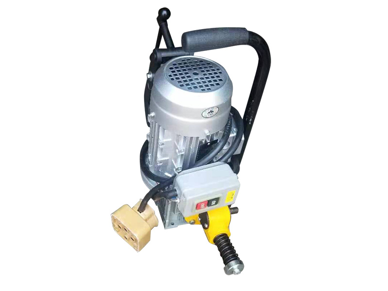 DZG-31型電動(dòng)空心鋼(gang)軌鑽孔(kong)機 