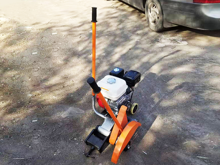 NQG-6.5II型内燃鋼軌(guǐ)鋸軌機 