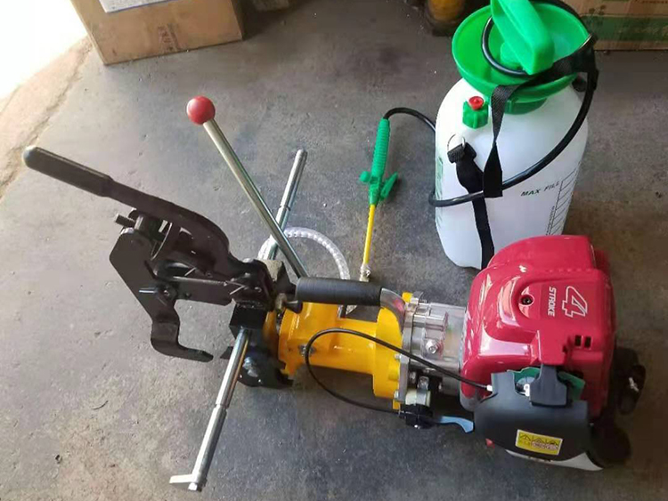NZG-31型内(nei)燃鋼軌鑽孔(kǒng)機